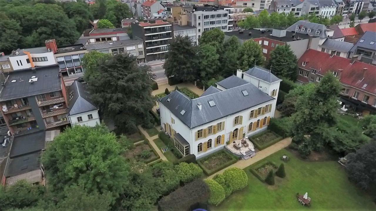 Koetshuis Bosdam Beveren  Bagian luar foto