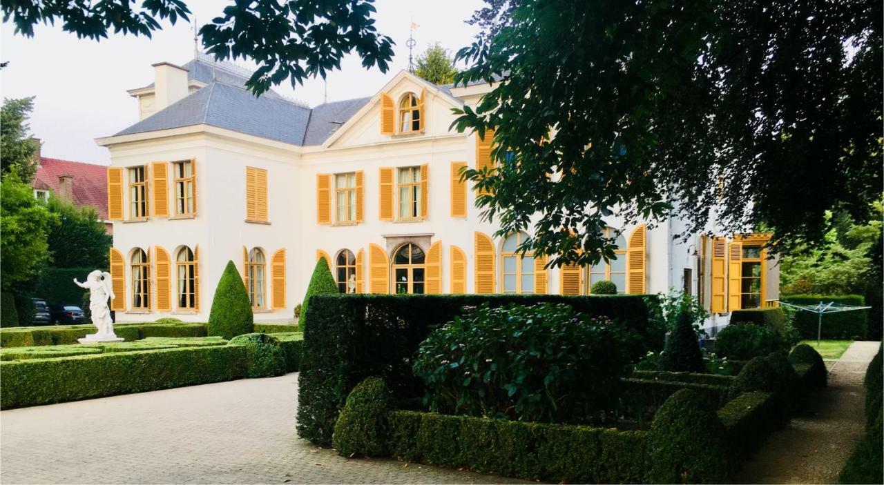 Koetshuis Bosdam Beveren  Bagian luar foto