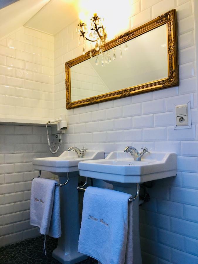 Koetshuis Bosdam Beveren  Bagian luar foto