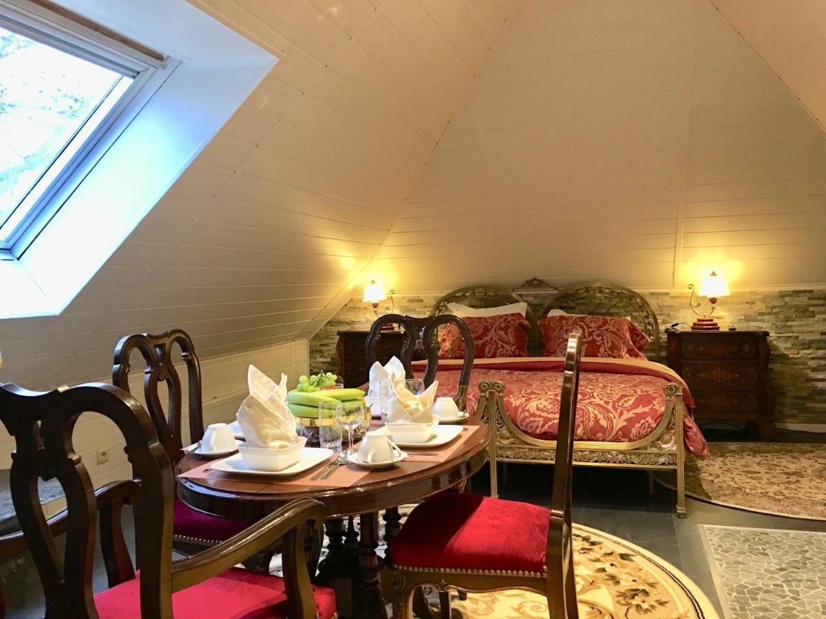 Koetshuis Bosdam Beveren  Bagian luar foto
