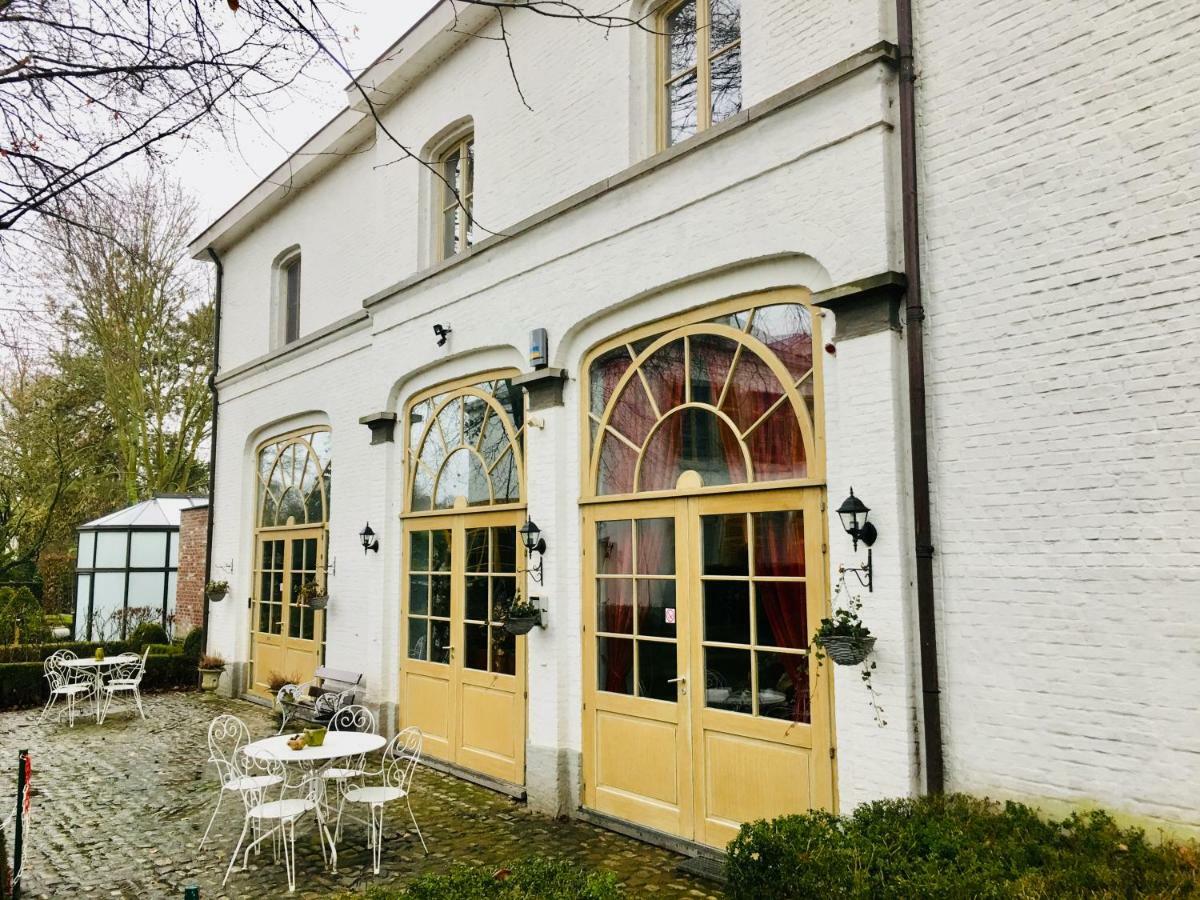 Koetshuis Bosdam Beveren  Bagian luar foto