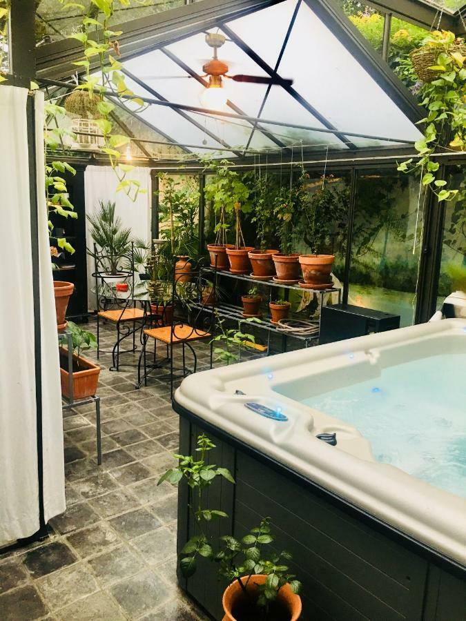 Koetshuis Bosdam Beveren  Bagian luar foto