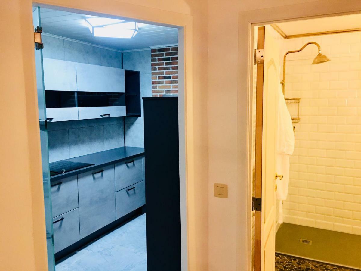 Koetshuis Bosdam Beveren  Bagian luar foto