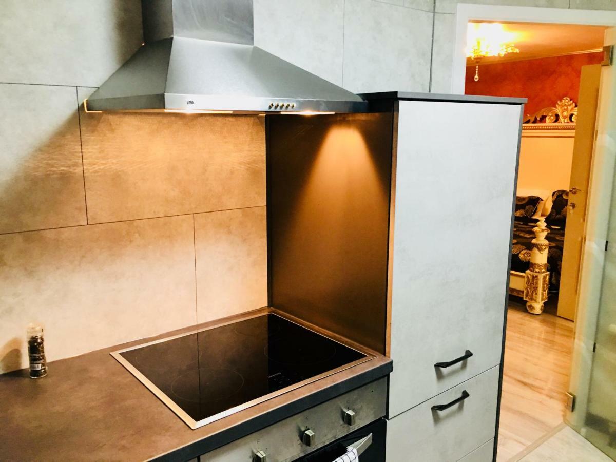 Koetshuis Bosdam Beveren  Bagian luar foto
